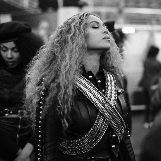 Beyonce-Super-Bowl-50-Eyes-Closed.jpg